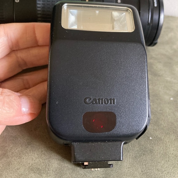 Canon EOS Rebel 35 mm camera (1993) - Picture 12 of 14